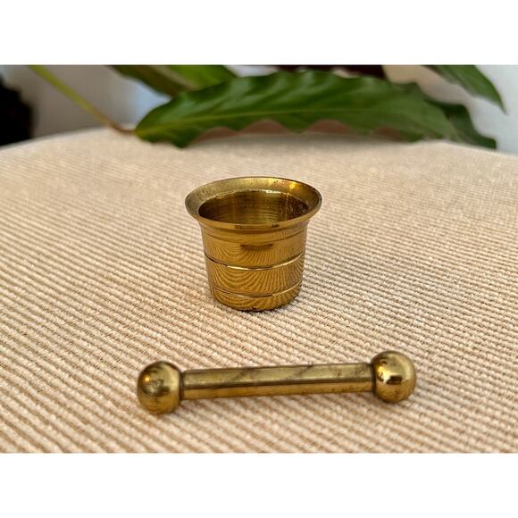 Mini Vintage Brass Pestel and Mortar, Wiccan, Herbs, Kitchen, Pharmacy - Picture 6 of 9